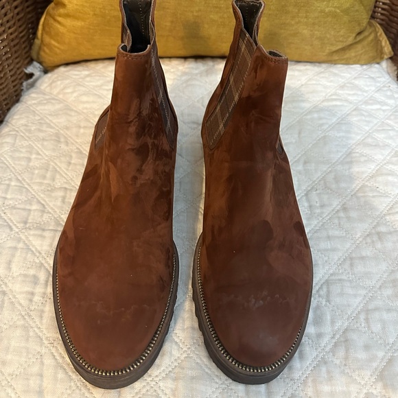 Paul Green Chelsea cinnamon and plaid colored suede ankle boots - Picture 2 of 4